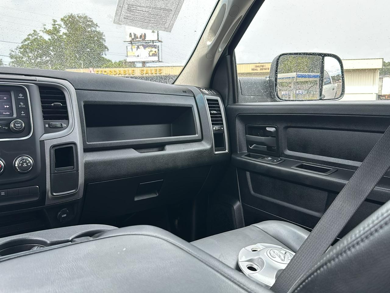 RAM 1500 Classic Tradesman Crew Cab SWB 2WD 2021