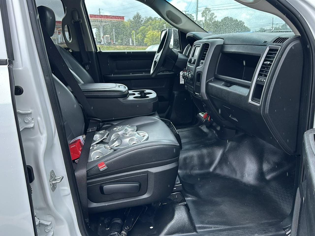 RAM 1500 Classic Tradesman Crew Cab SWB 2WD 2021
