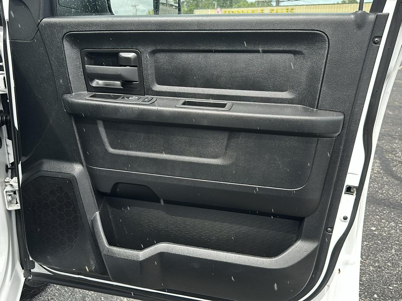 RAM 1500 Classic Tradesman Crew Cab SWB 2WD 2021