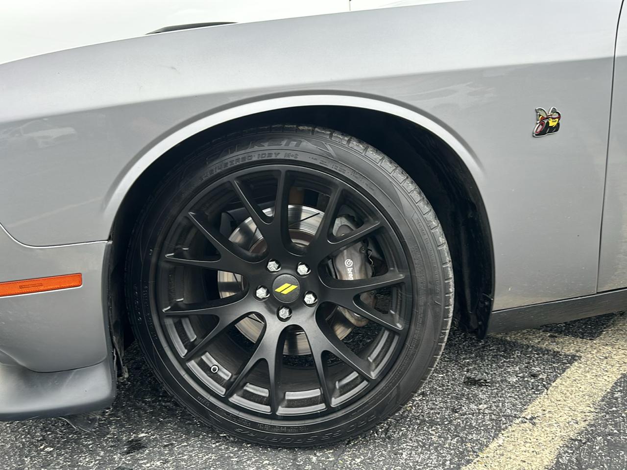 Dodge Challenger photo 14