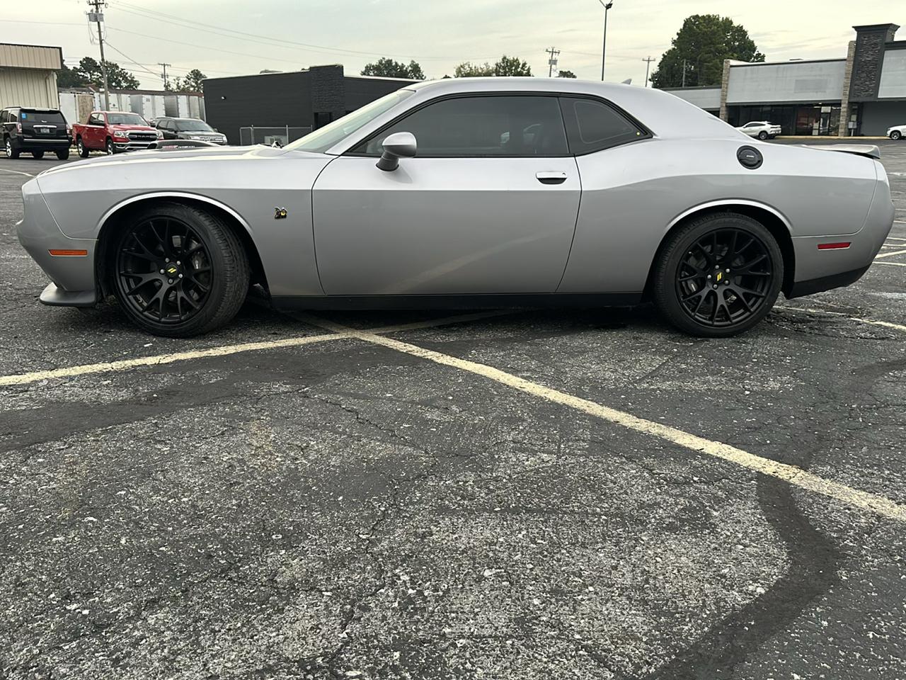 Dodge Challenger photo 2