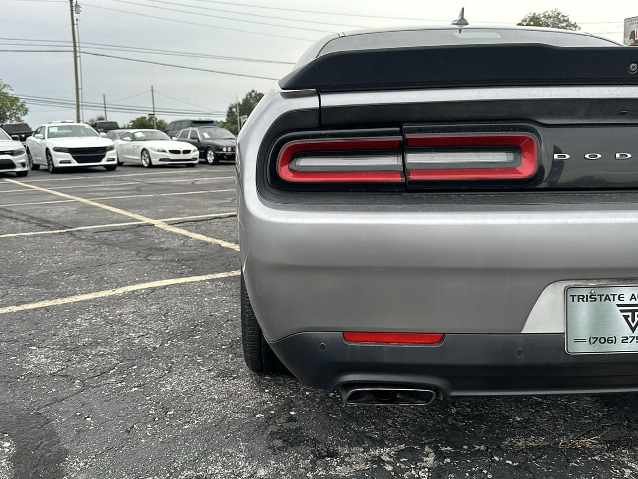 Dodge Challenger photo 4