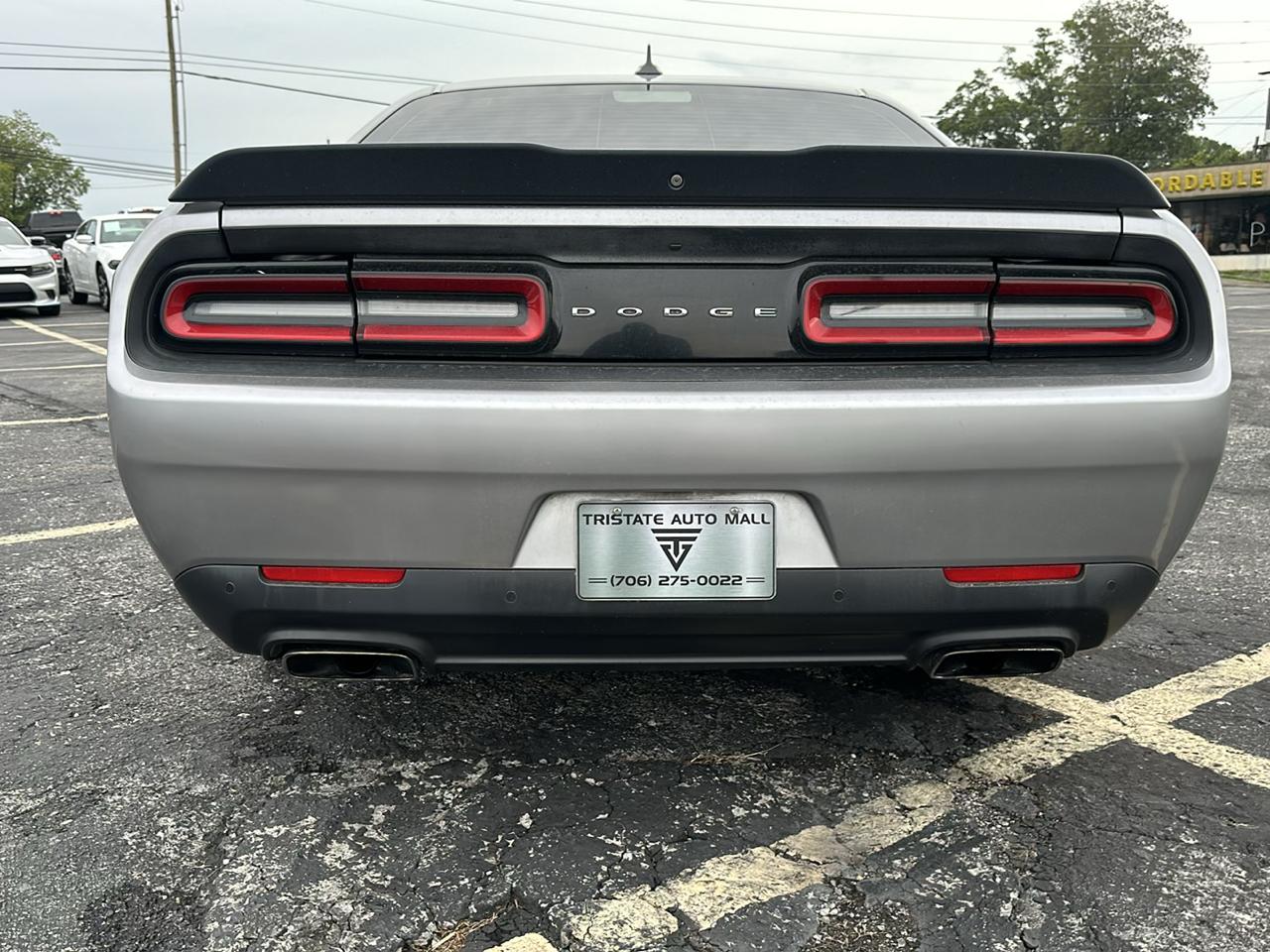 Dodge Challenger photo 5
