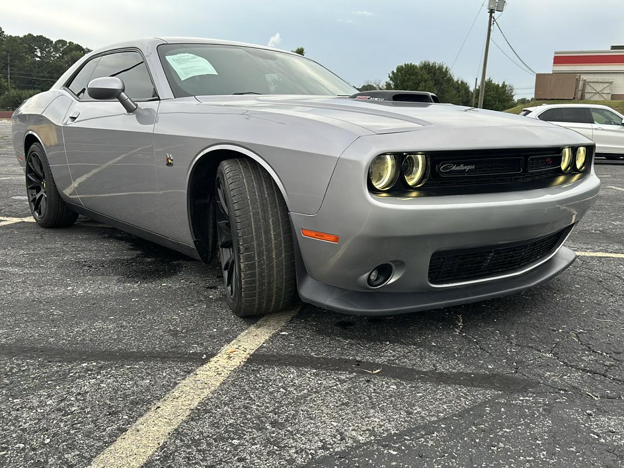 Dodge Challenger photo 8