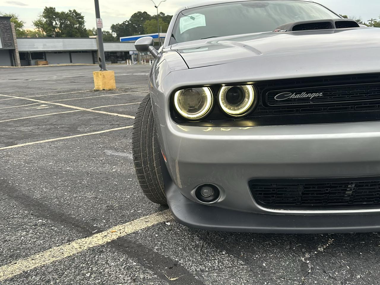 Dodge Challenger photo 9