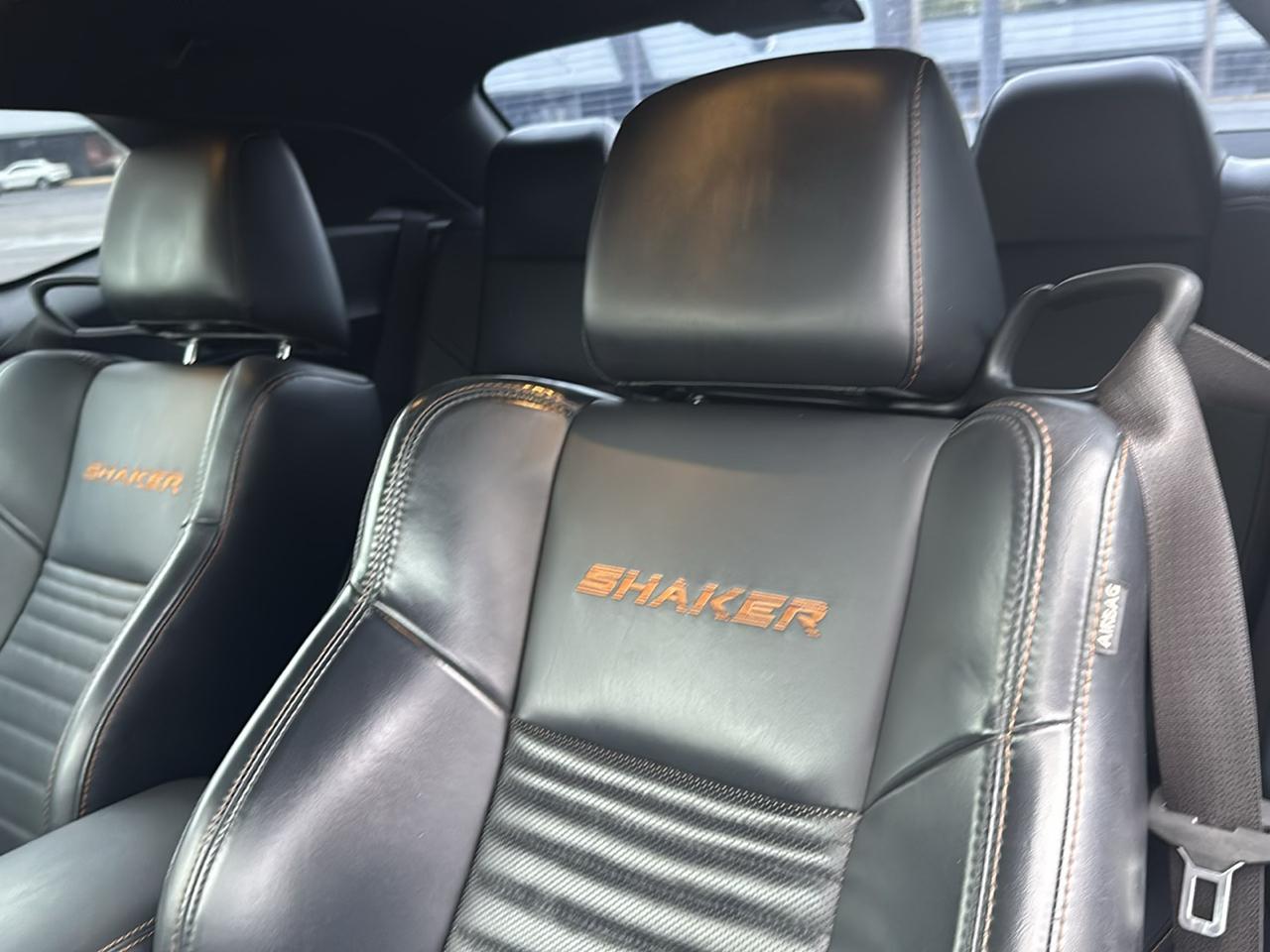 Dodge Challenger photo 17
