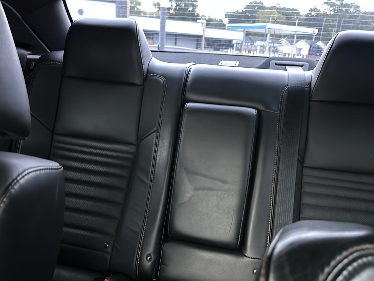 Dodge Challenger photo 18