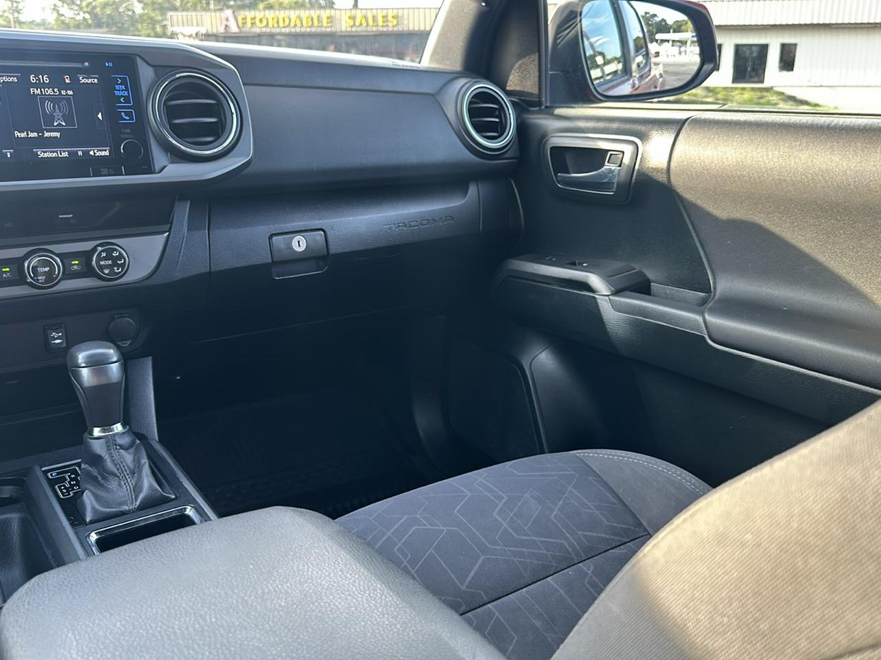 Toyota Tacoma SR5 Double Cab Long Bed V6 6AT 4WD 2017