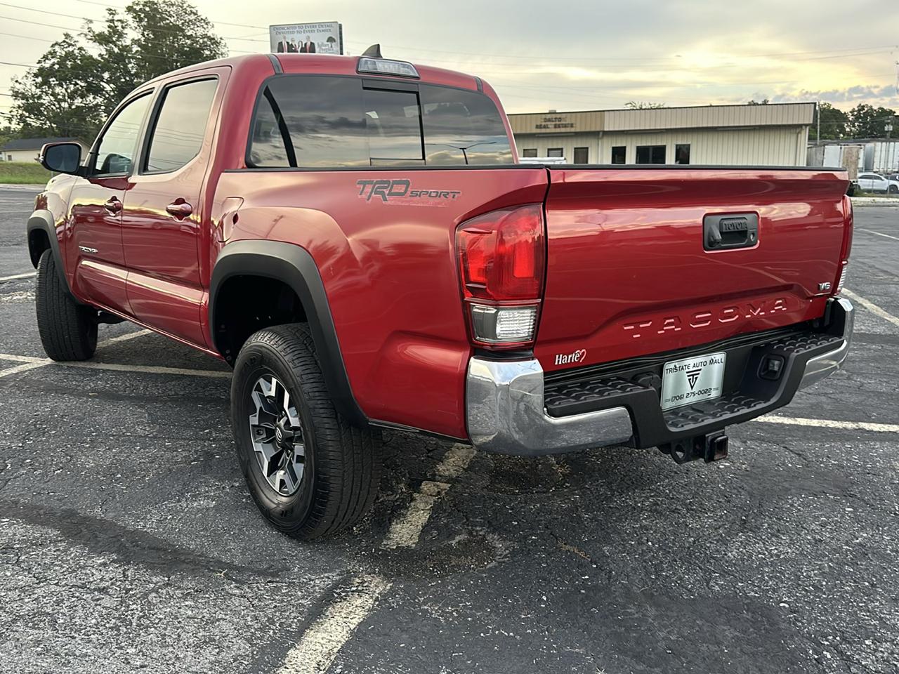 Toyota Tacoma photo 25