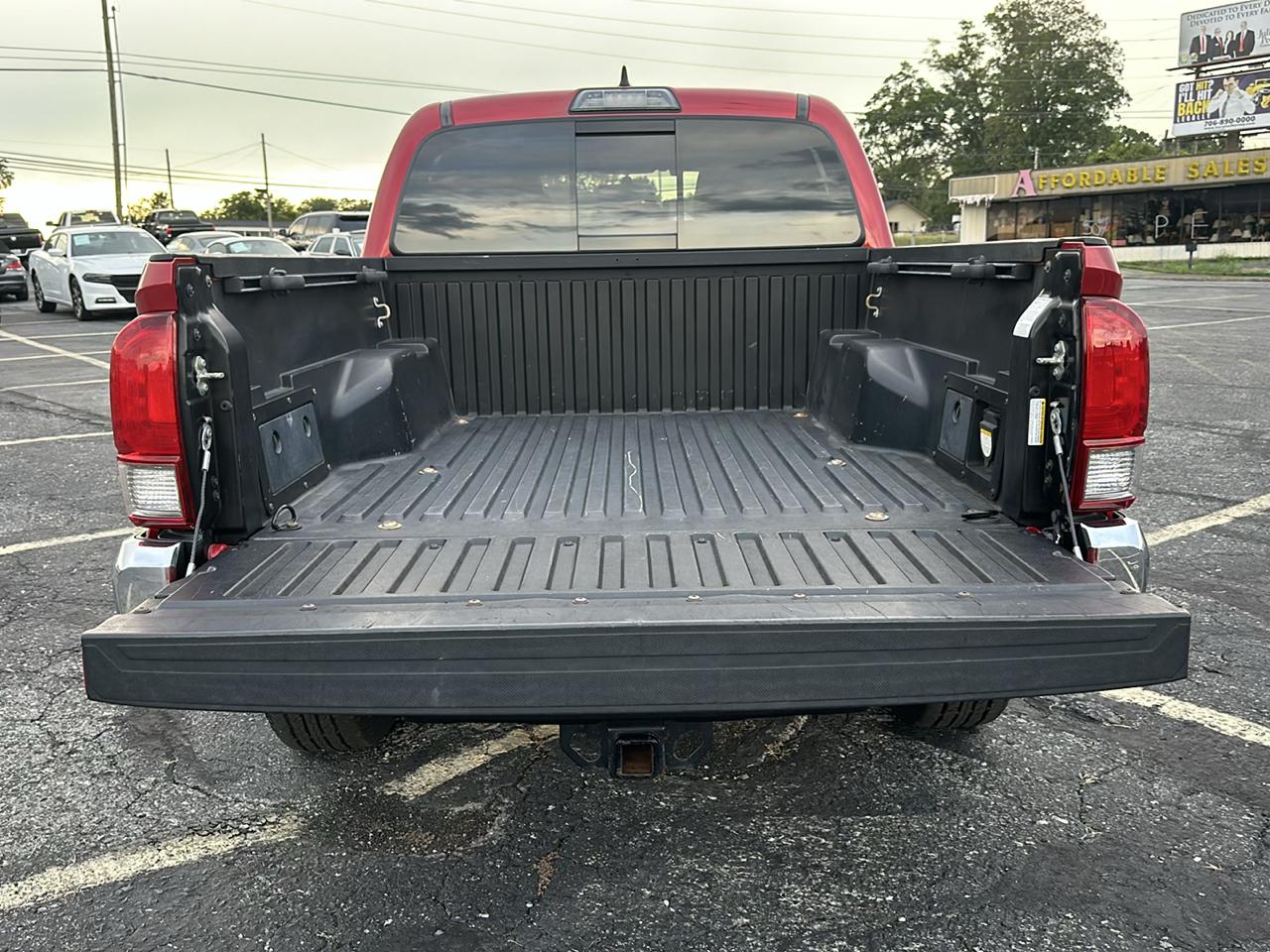 Toyota Tacoma photo 28