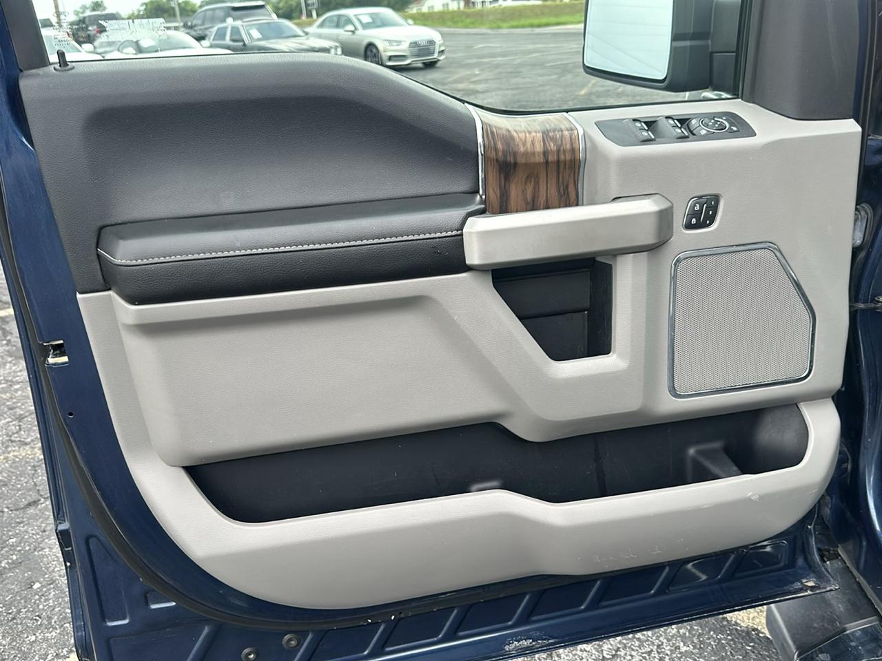 Ford F-150 4WD SuperCab 145" Lariat 2018