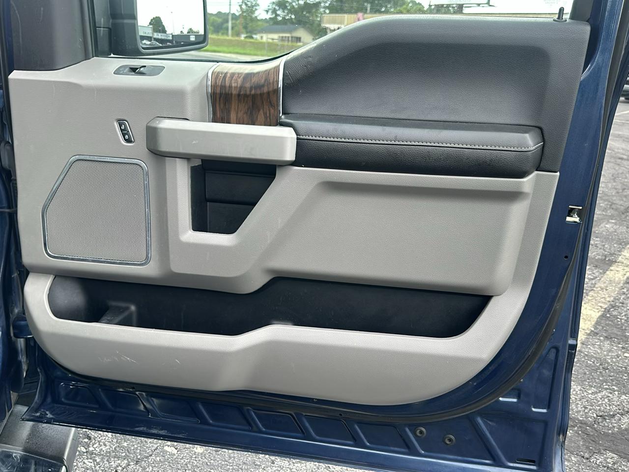 Ford F-150 4WD SuperCab 145" Lariat 2018