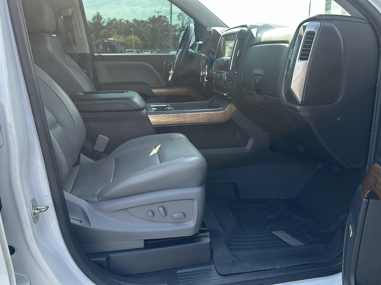 Chevrolet Silverado 1500 2WD Crew Cab 143.5" LTZ 2018