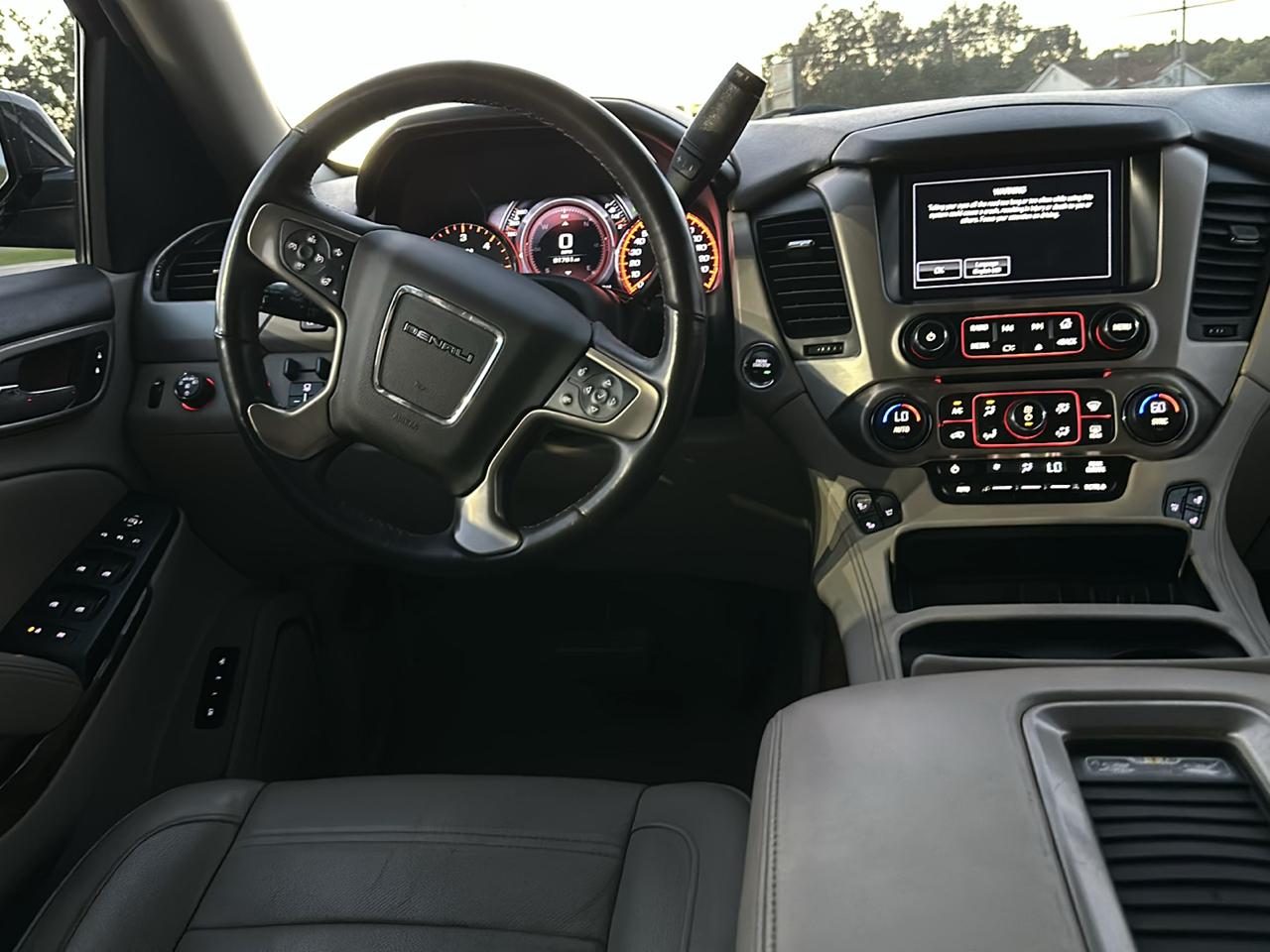 GMC Yukon Denali 4WD 2015