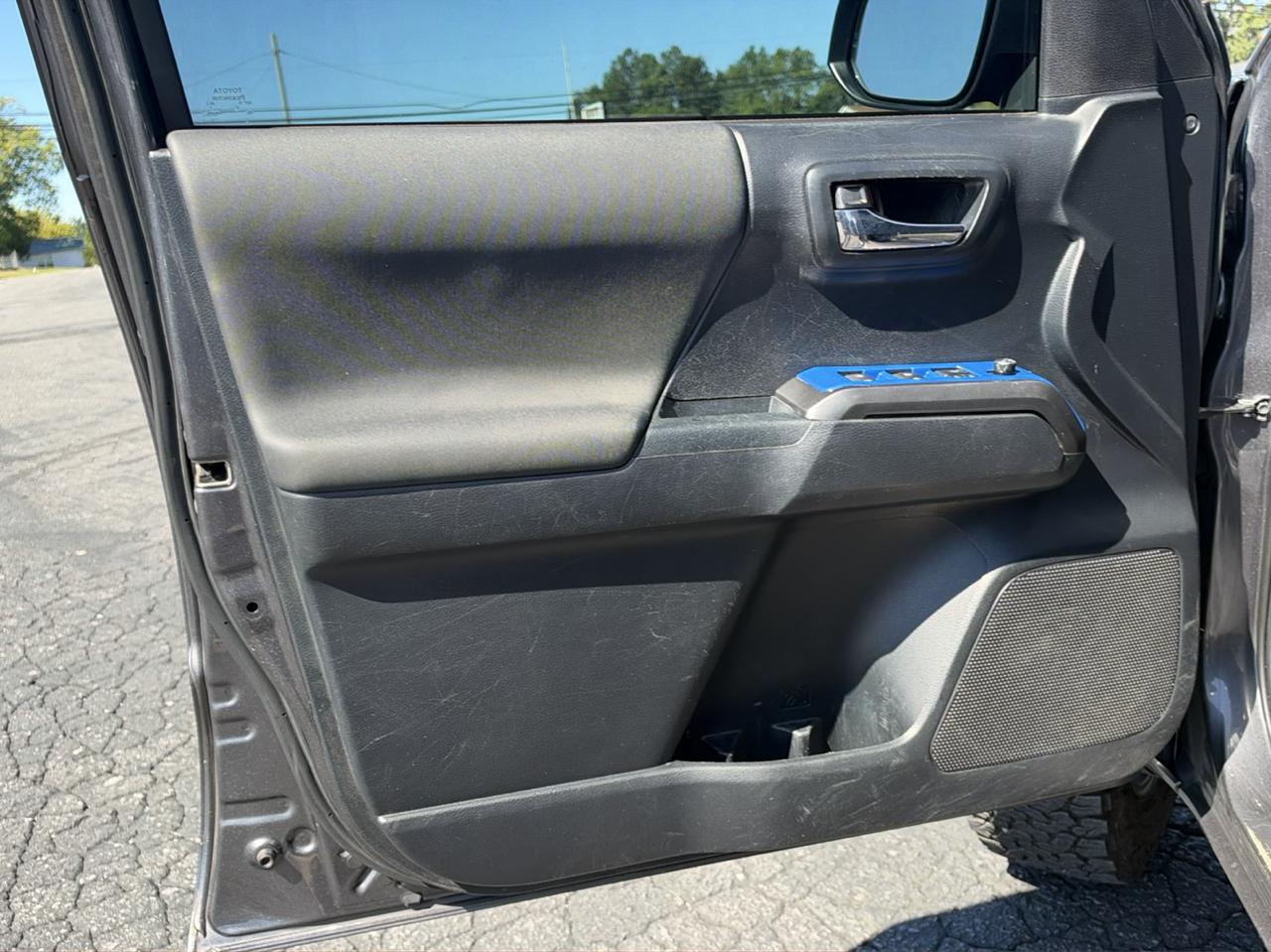 Toyota Tacoma 4WD Double Cab V6 AT TRD Sport (Natl) 2018