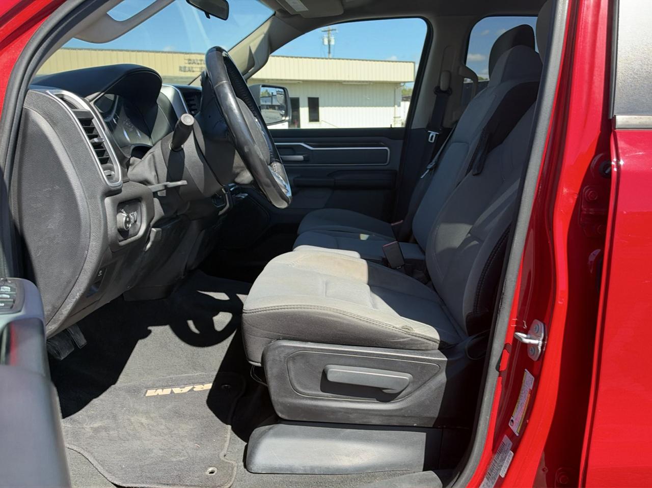 RAM 1500 Big Horn Crew Cab SWB 4WD 2019