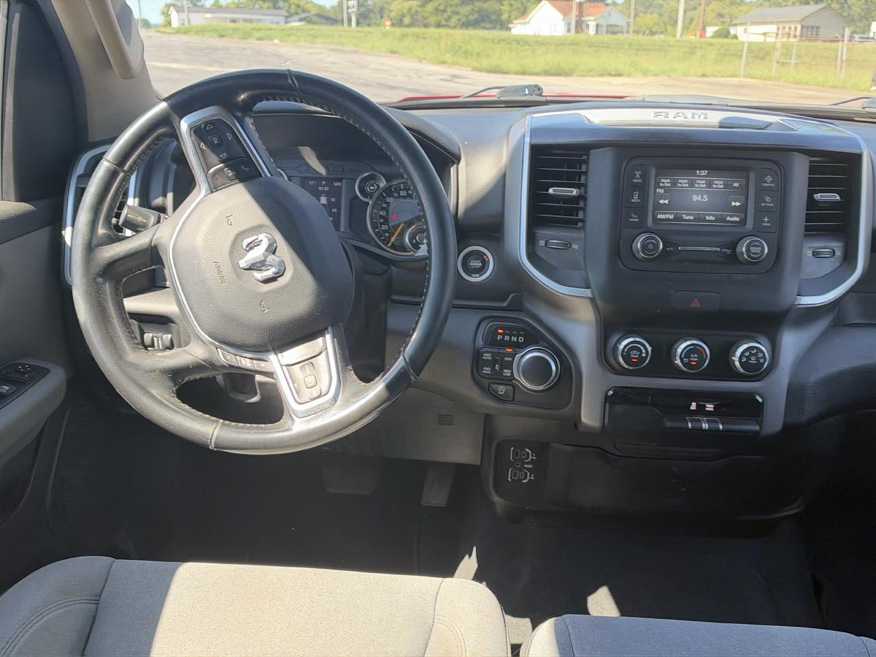 RAM 1500 Big Horn Crew Cab SWB 4WD 2019
