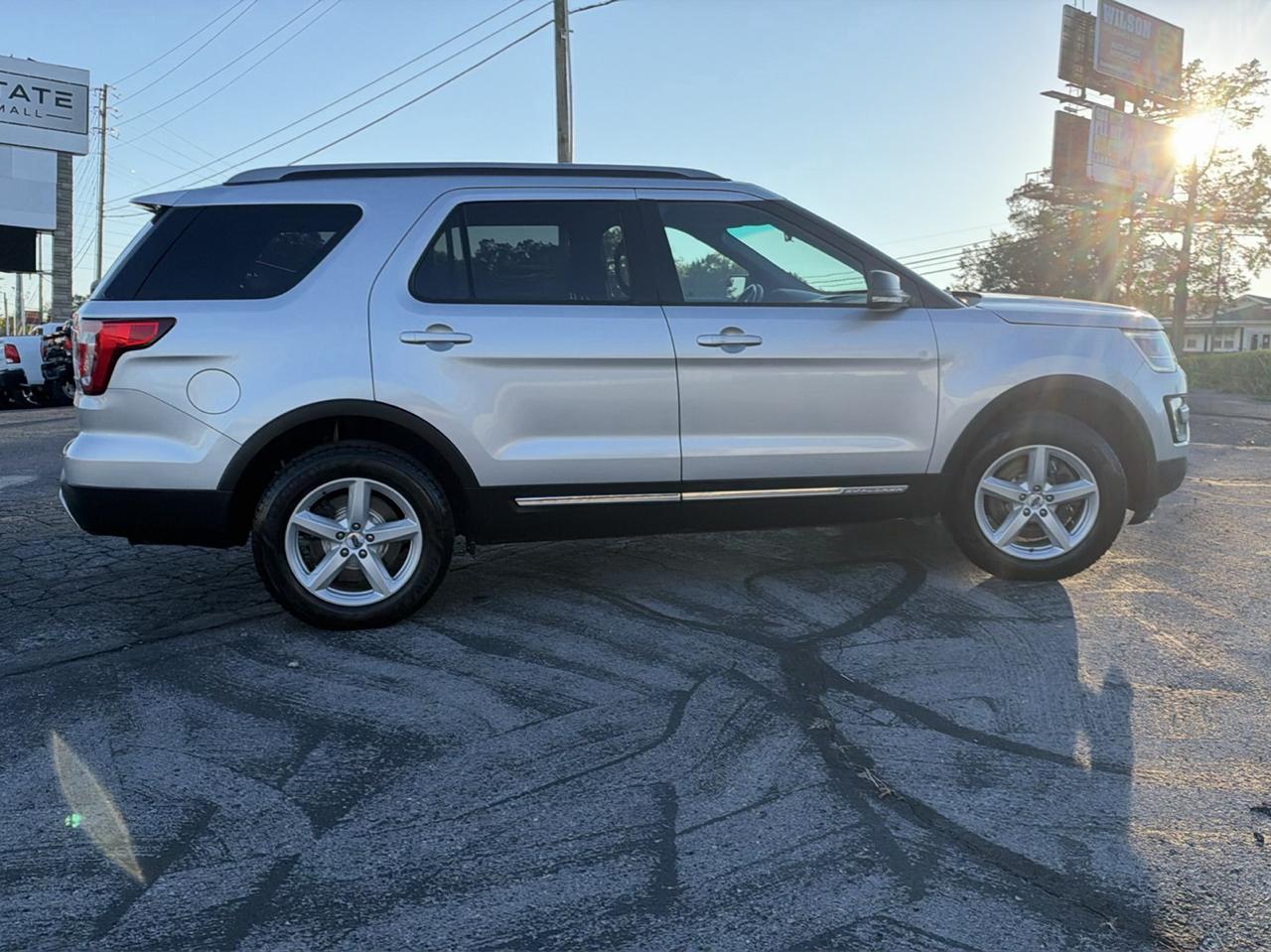 Ford Explorer XLT 4WD 2017