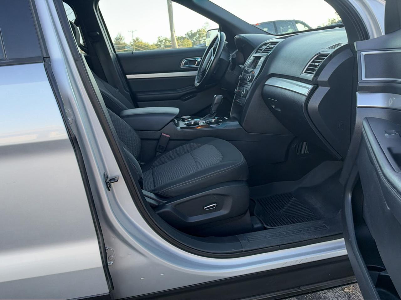 Ford Explorer XLT 4WD 2017