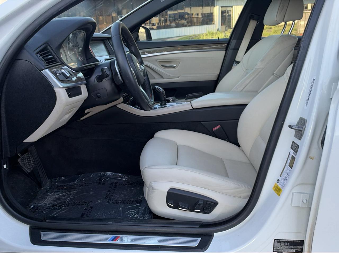 BMW 5-Series 550i 2014