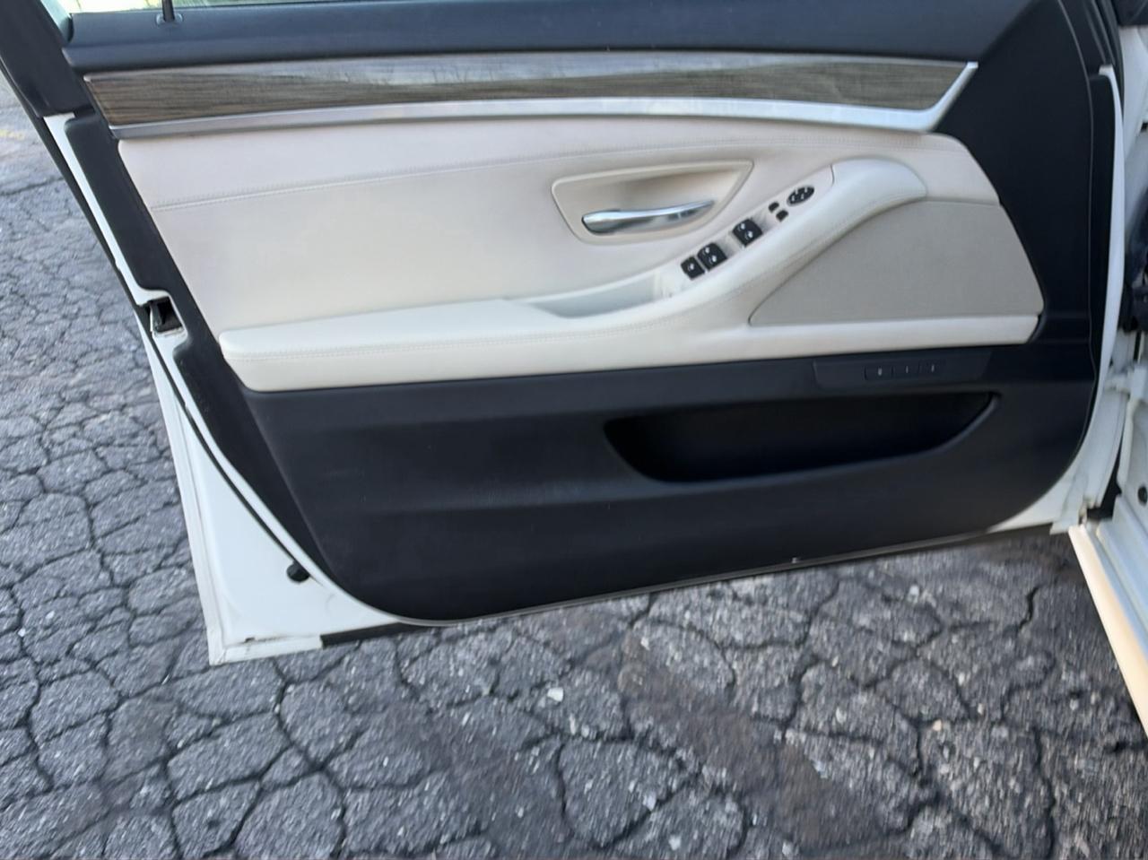 BMW 5-Series 550i 2014