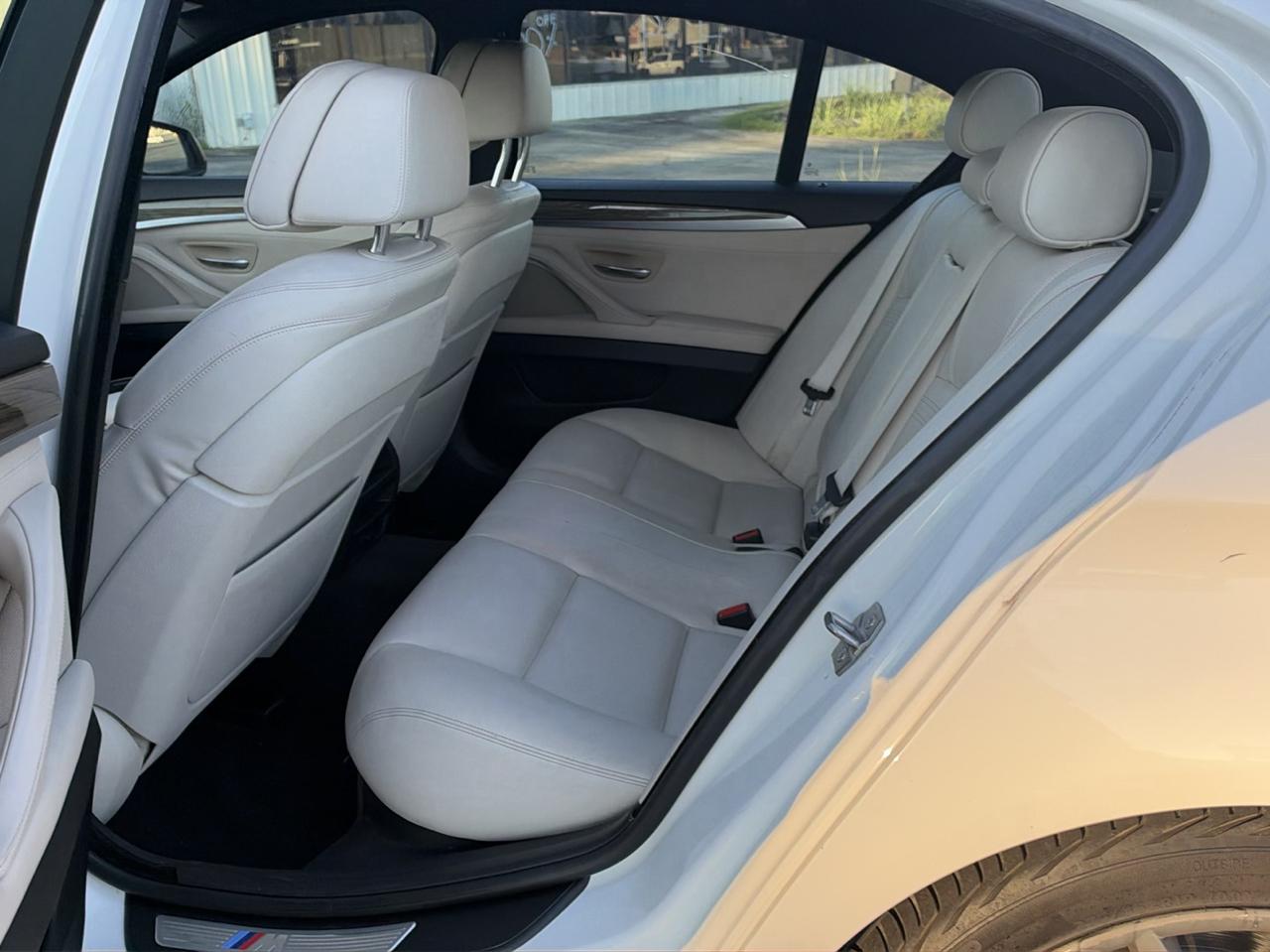 BMW 5-Series 550i 2014