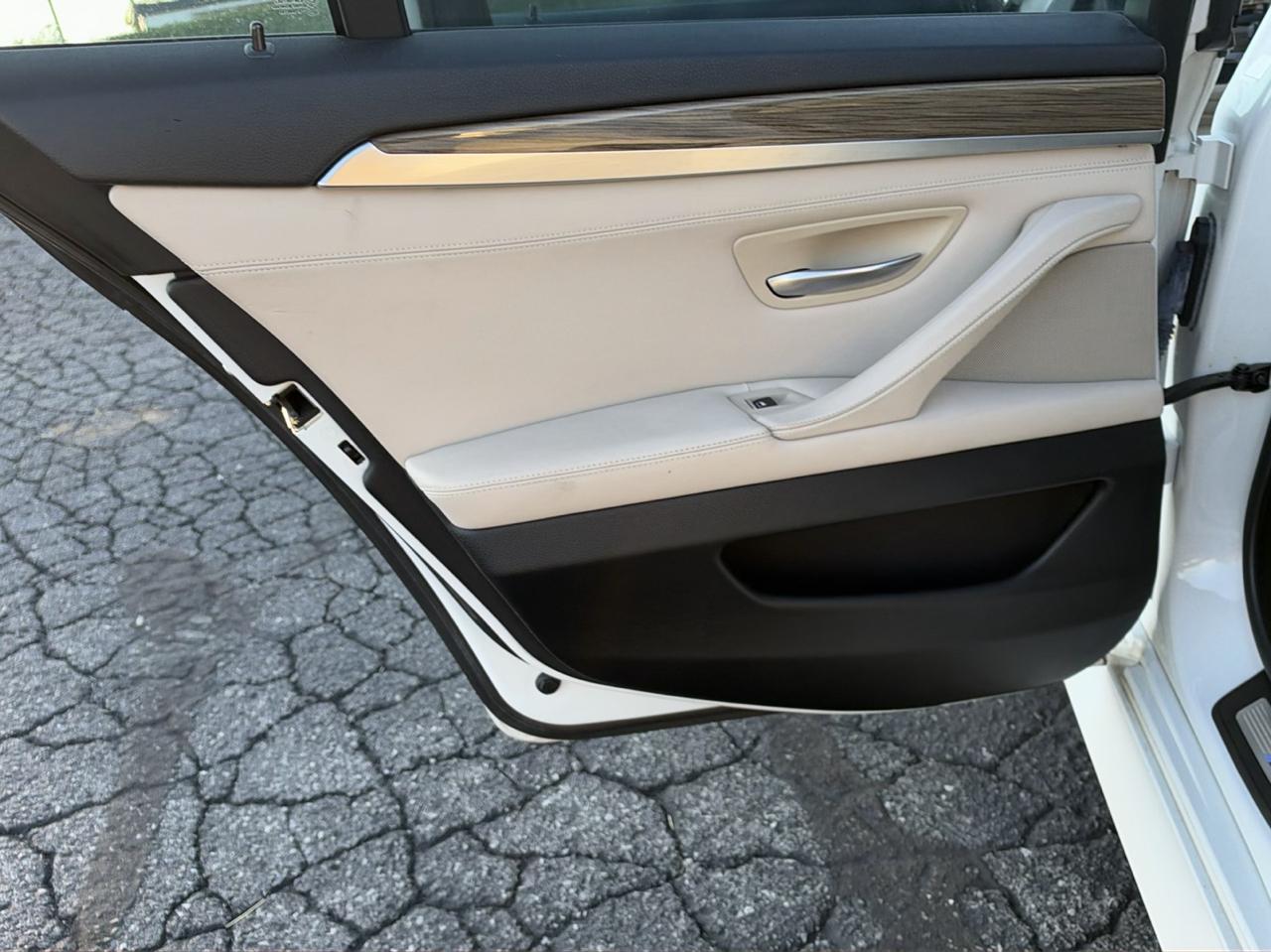 BMW 5-Series 550i 2014