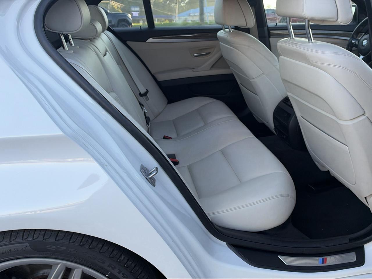 BMW 5-Series 550i 2014