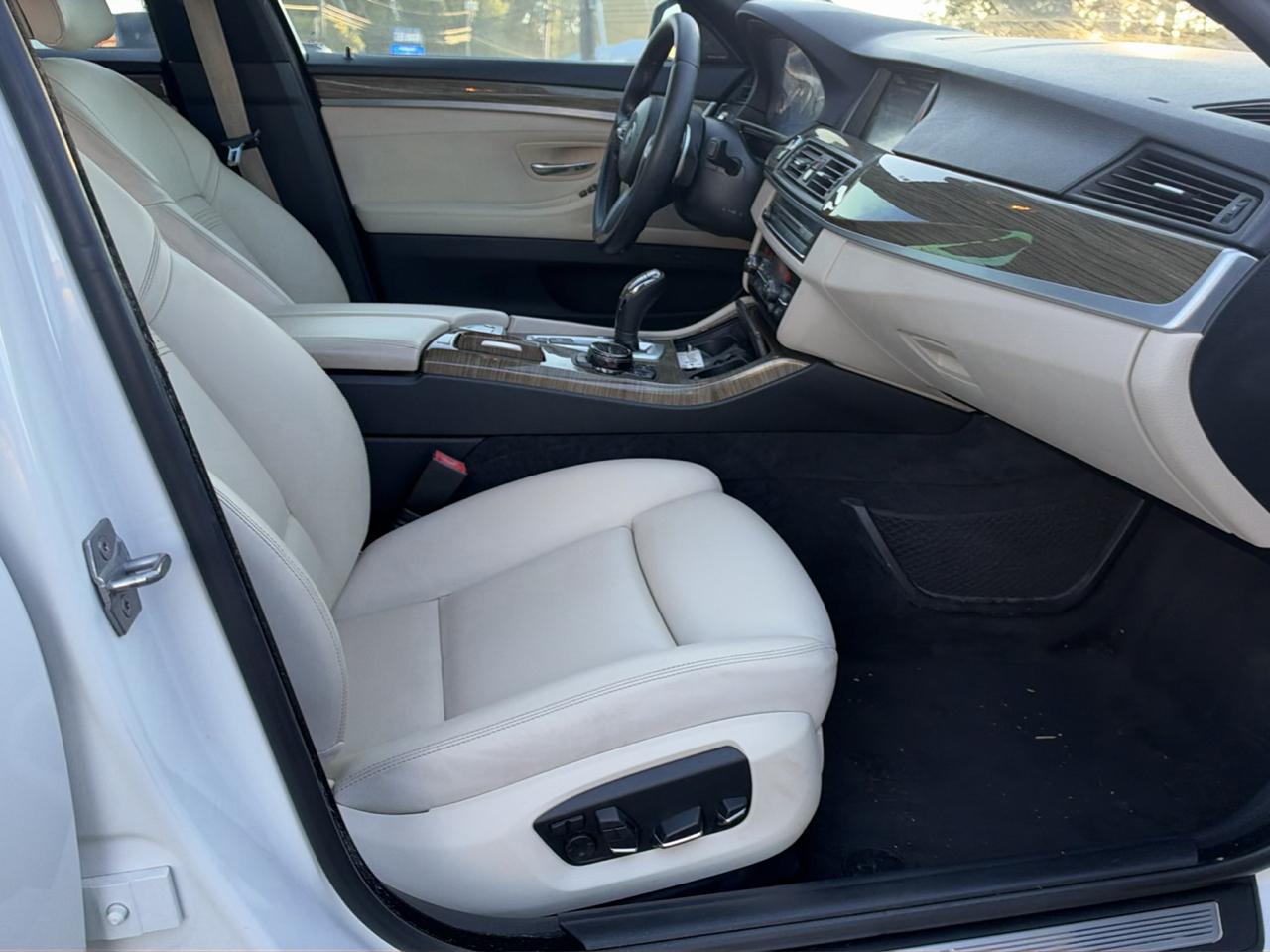 BMW 5-Series 550i 2014