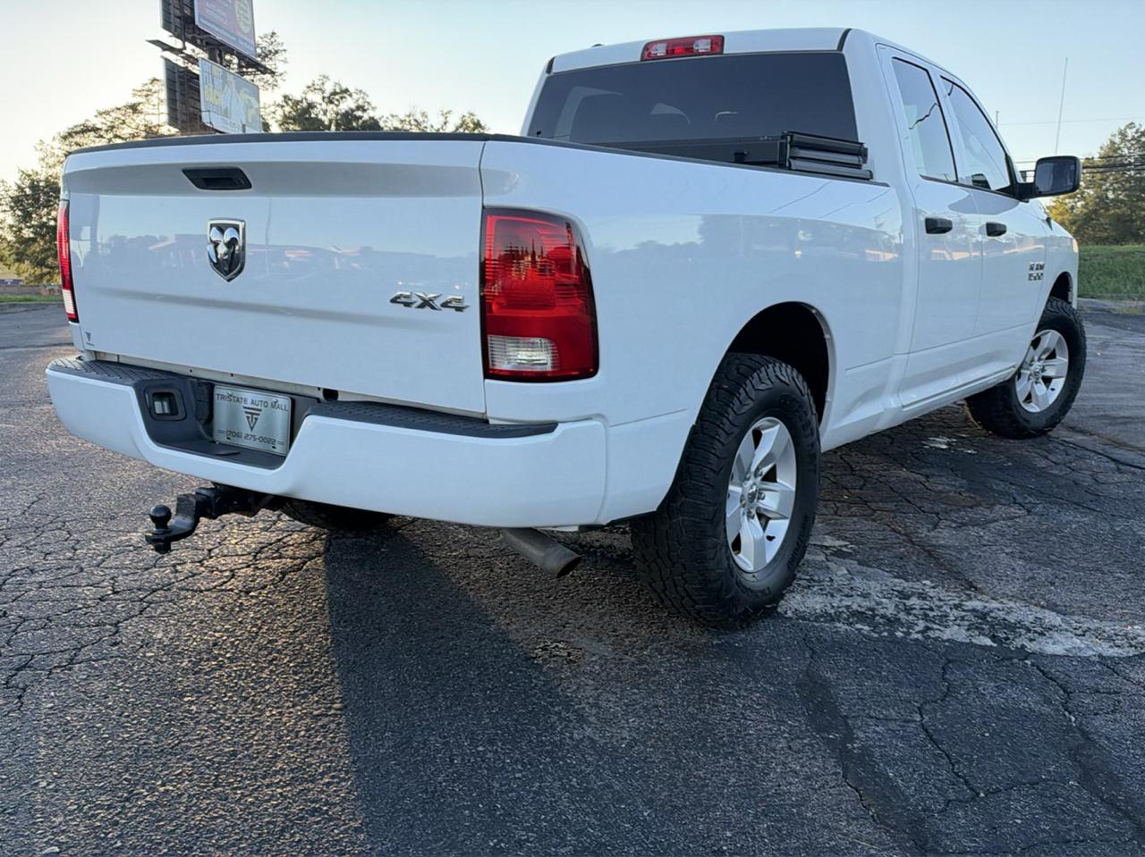 RAM 1500 Tradesman Quad Cab 4WD 2017
