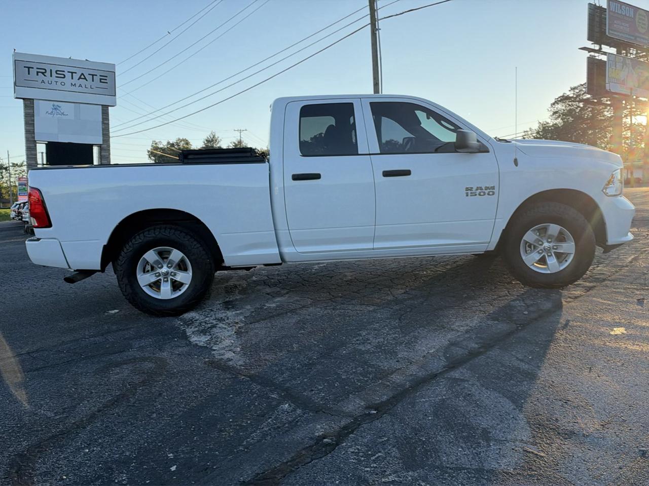RAM 1500 Tradesman Quad Cab 4WD 2017
