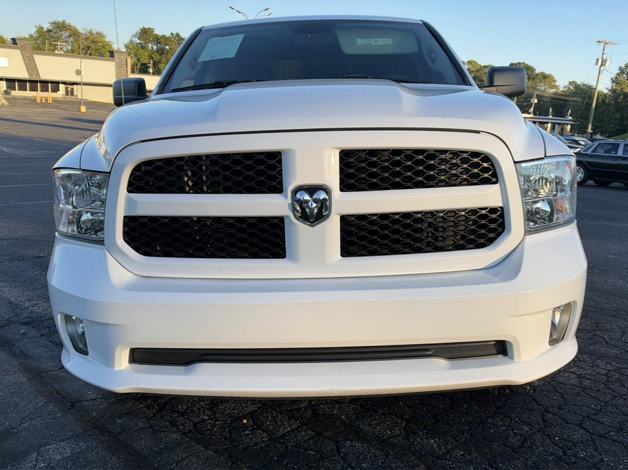 RAM 1500 Tradesman Quad Cab 4WD 2017