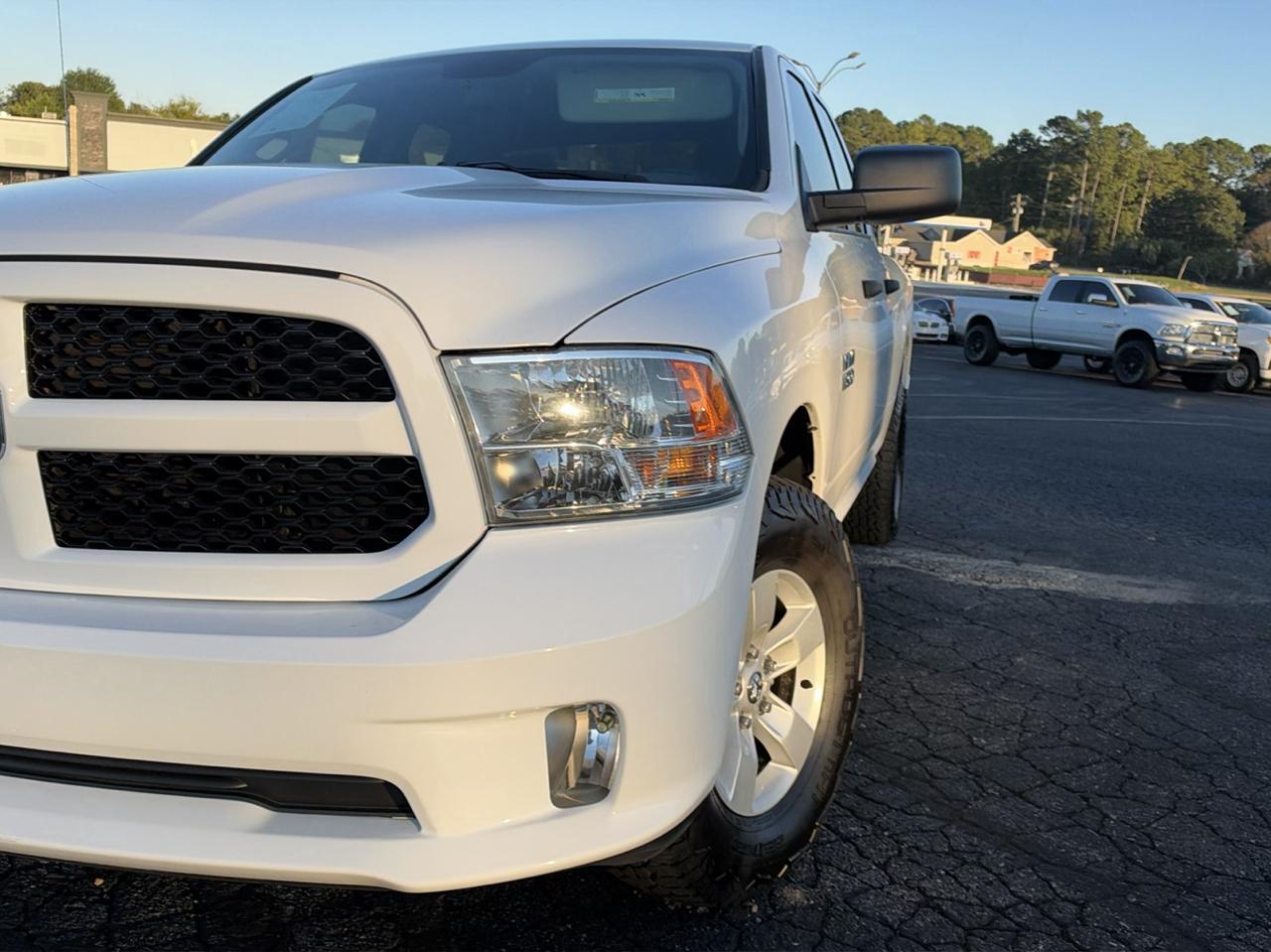 RAM 1500 Tradesman Quad Cab 4WD 2017