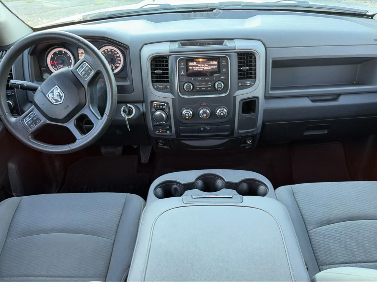 RAM 1500 Tradesman Quad Cab 4WD 2017