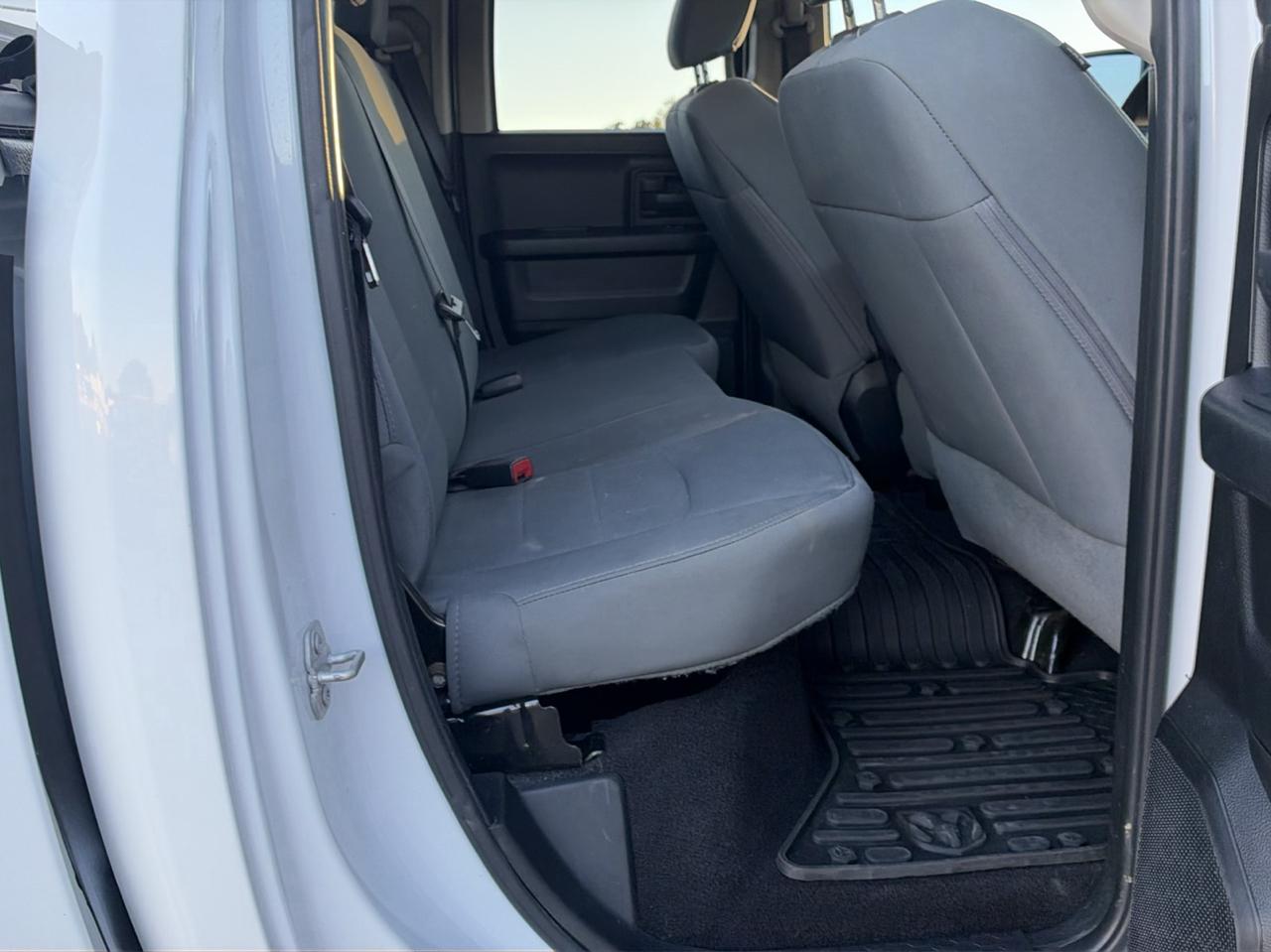 RAM 1500 Tradesman Quad Cab 4WD 2017