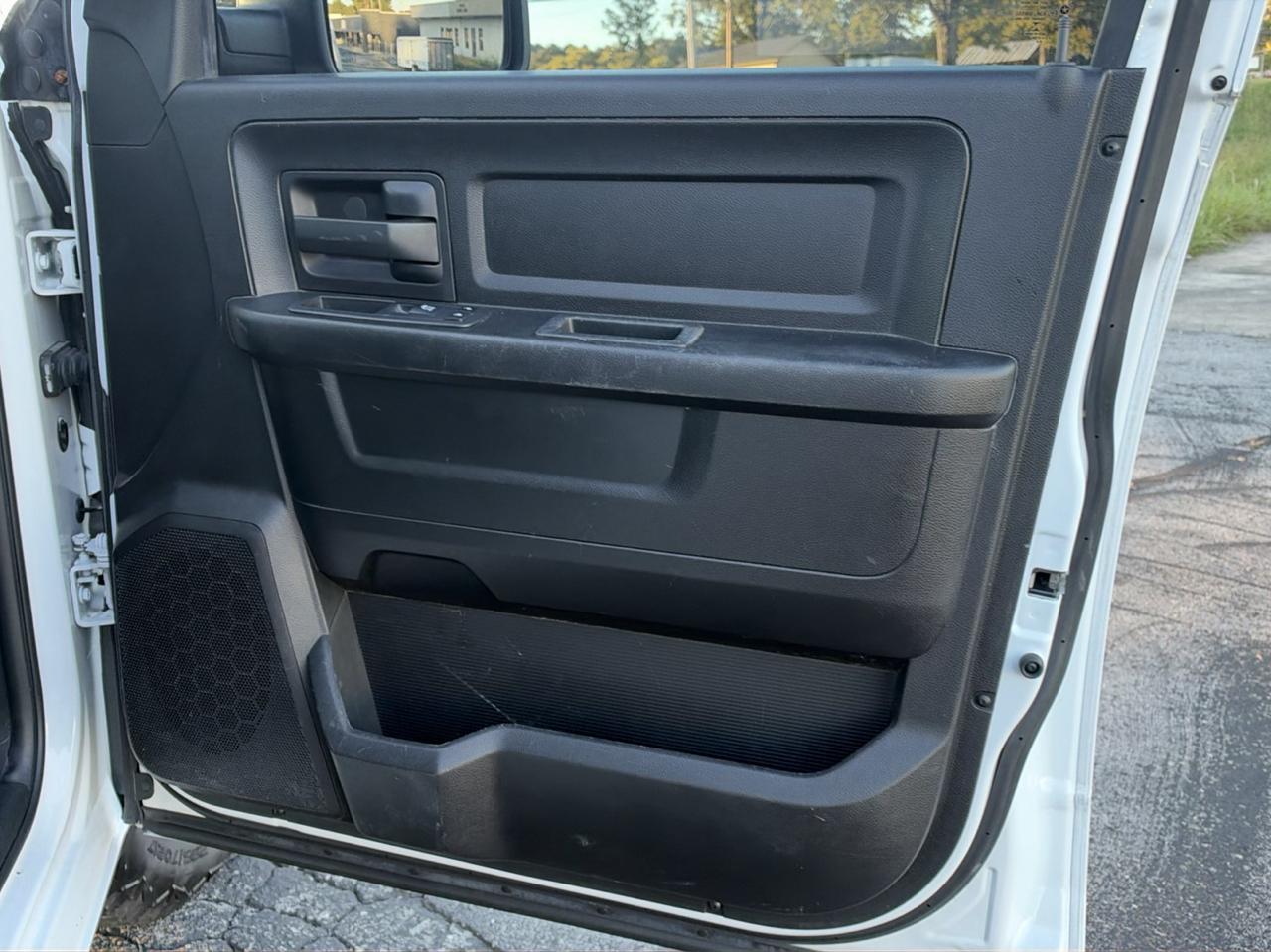 RAM 1500 Tradesman Quad Cab 4WD 2017