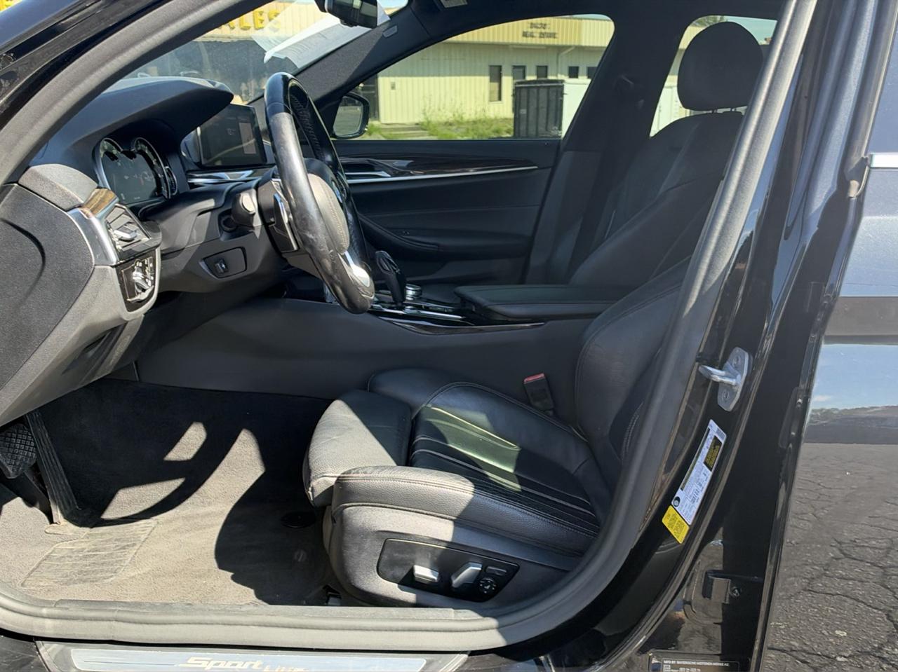BMW 5-Series 530i 4D Sedan 2019