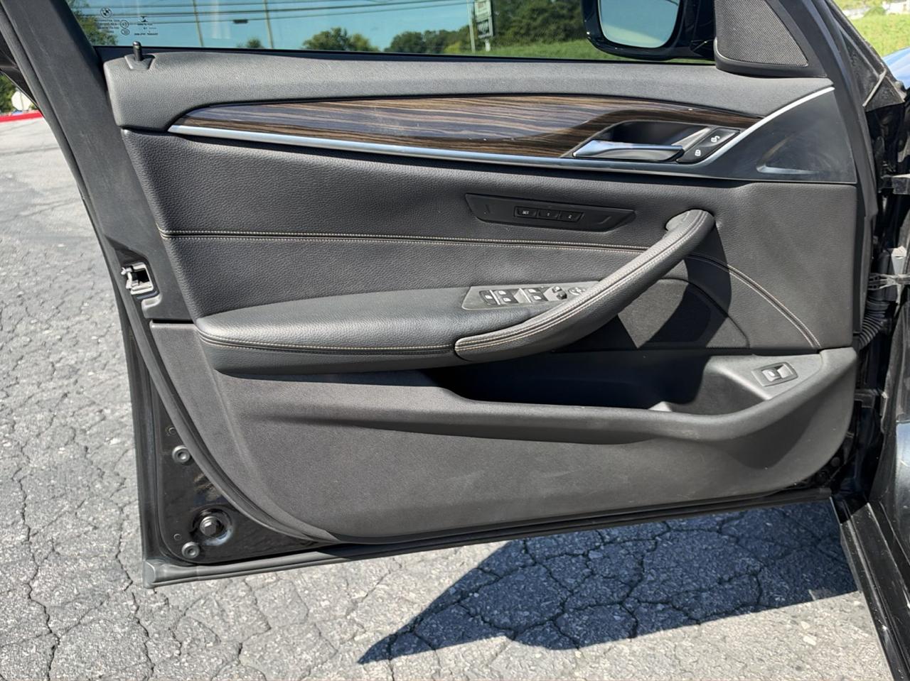 BMW 5-Series 530i 4D Sedan 2019