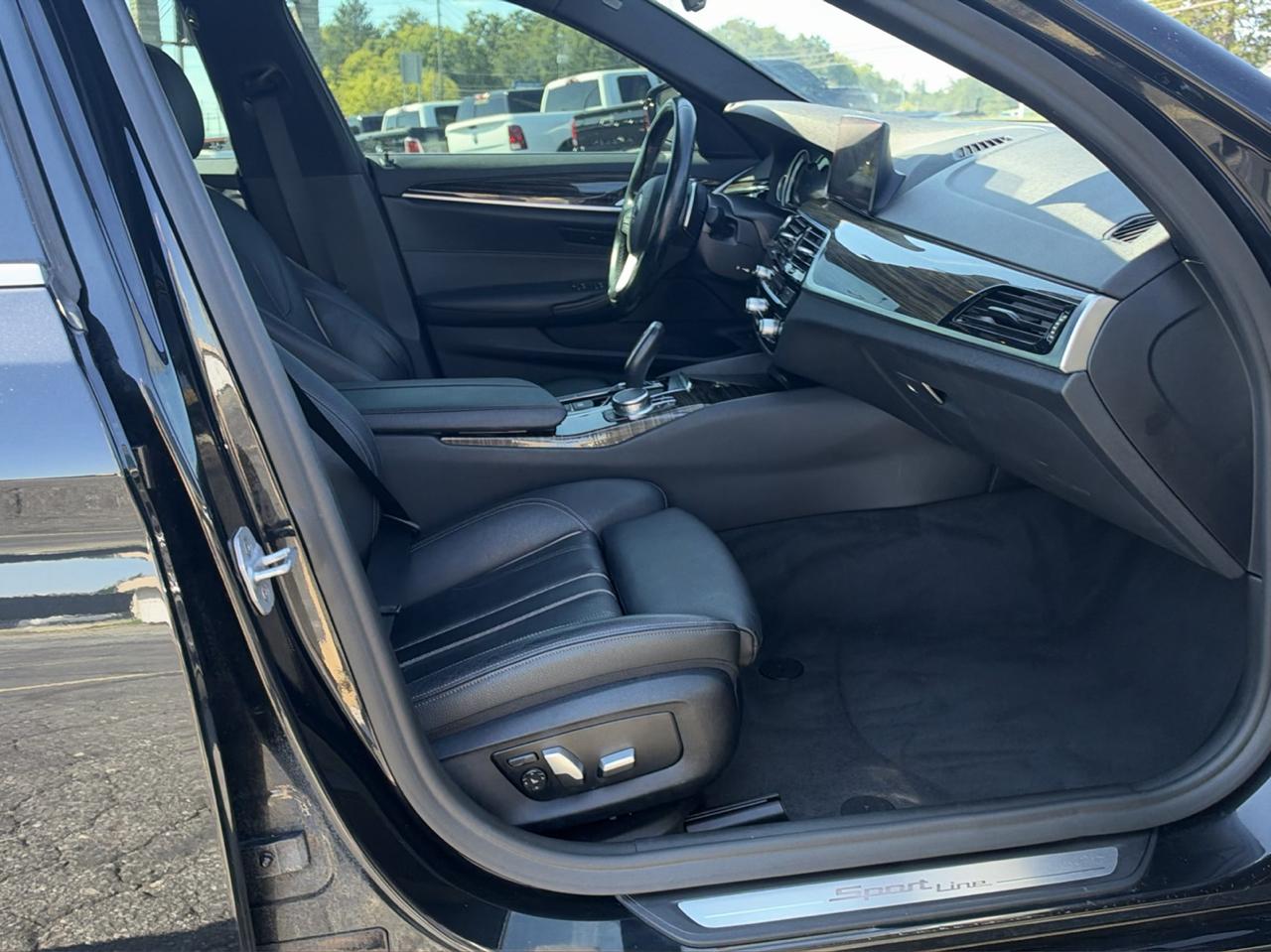 BMW 5-Series 530i 4D Sedan 2019