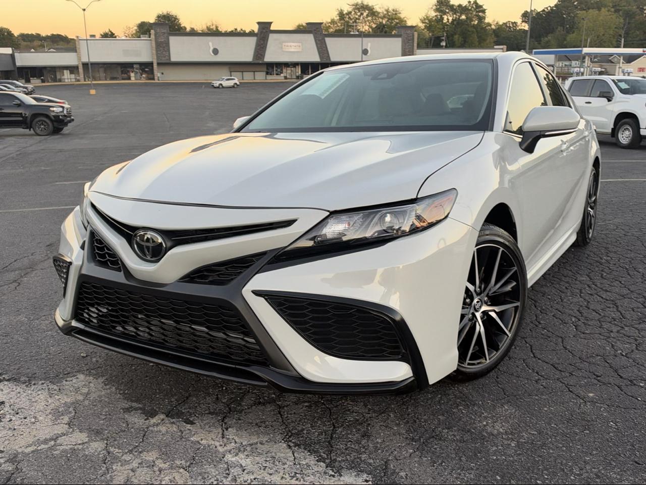 Toyota Camry SE 2024