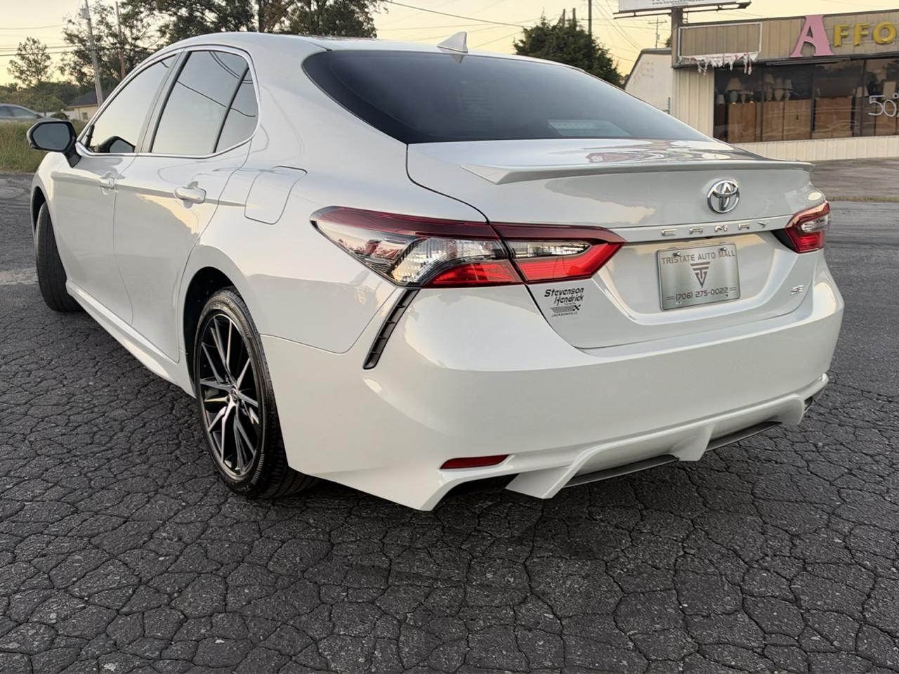 Toyota Camry SE 2024