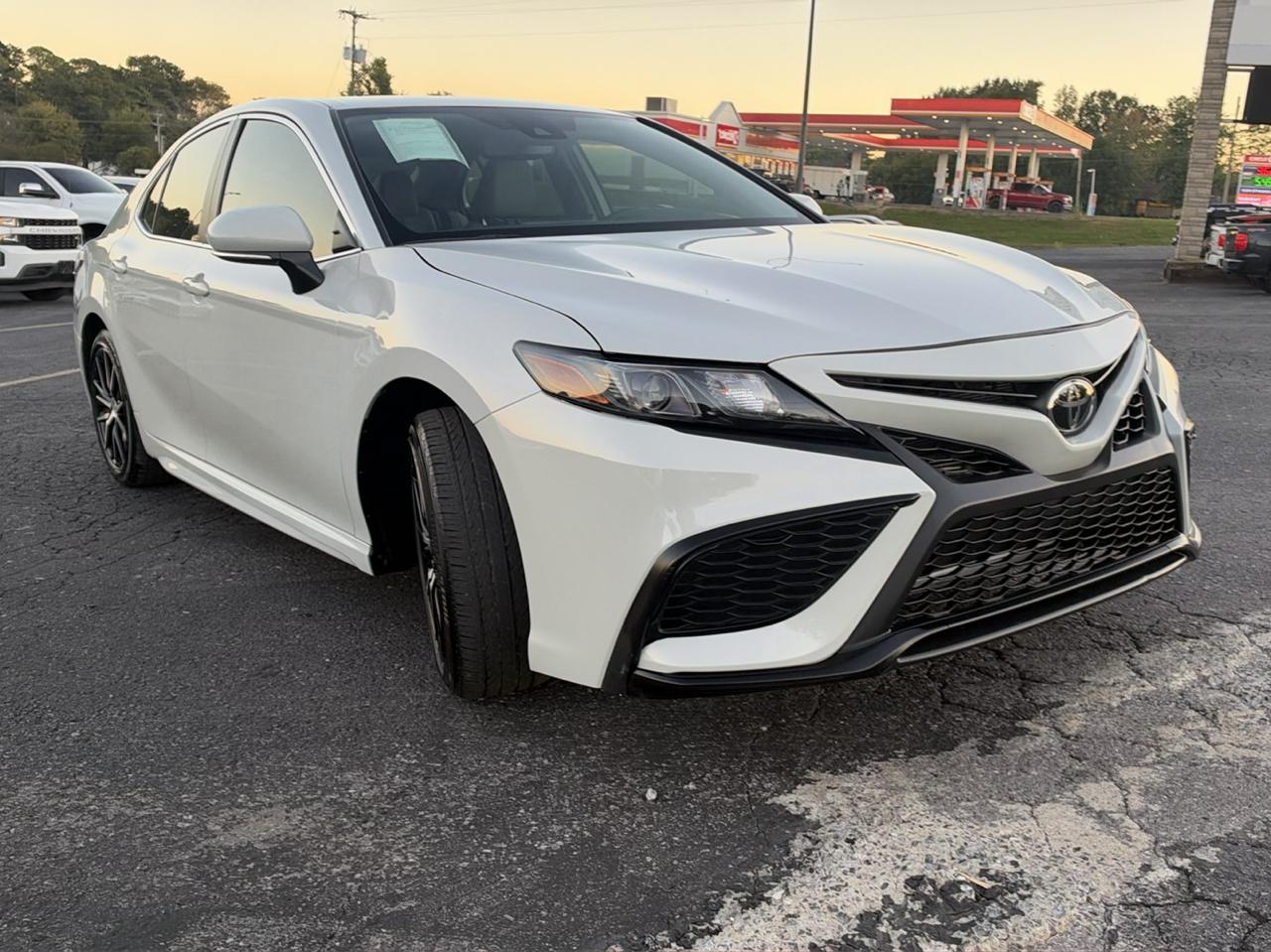 Toyota Camry SE 2024