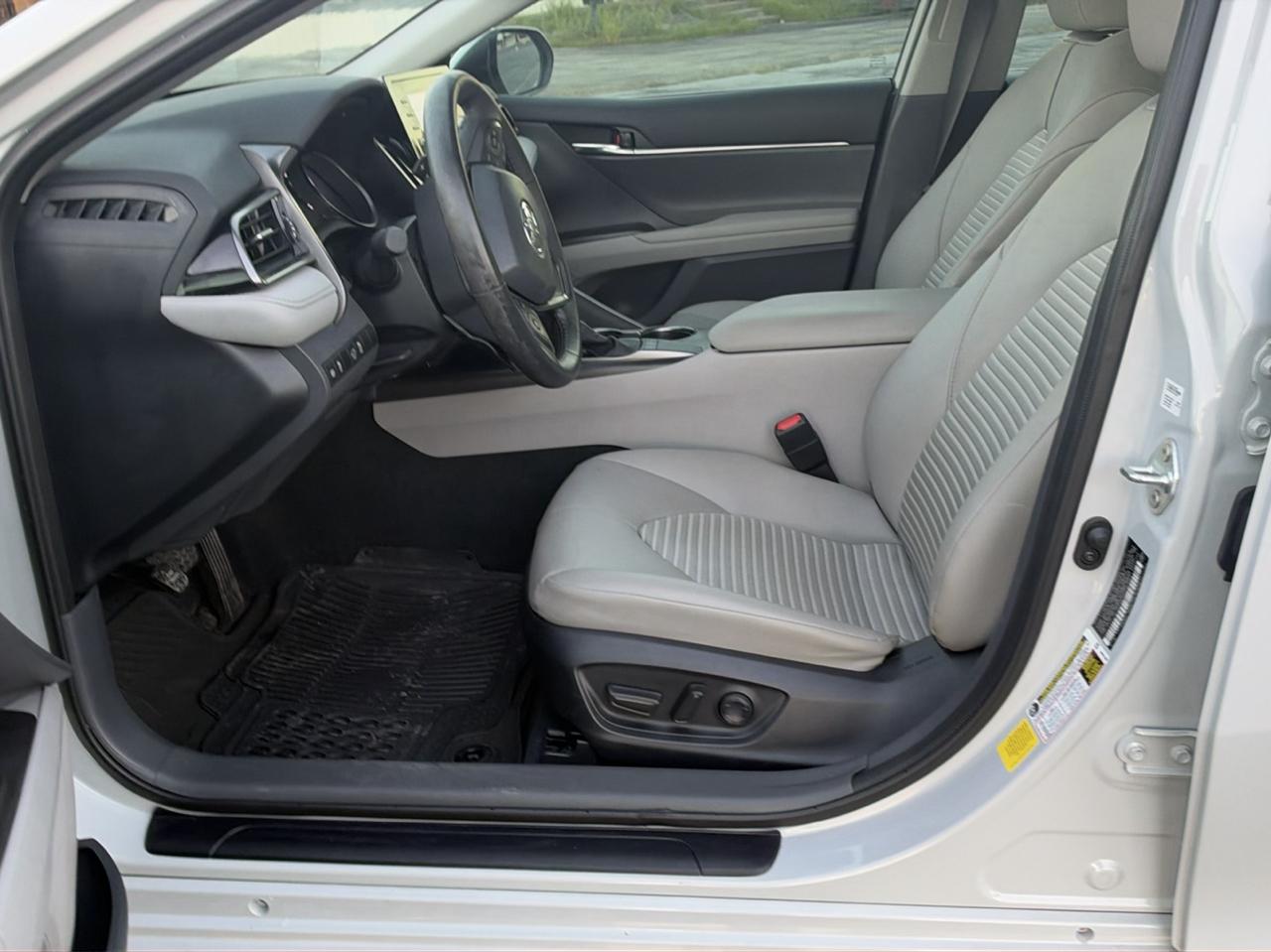 Toyota Camry SE 2024