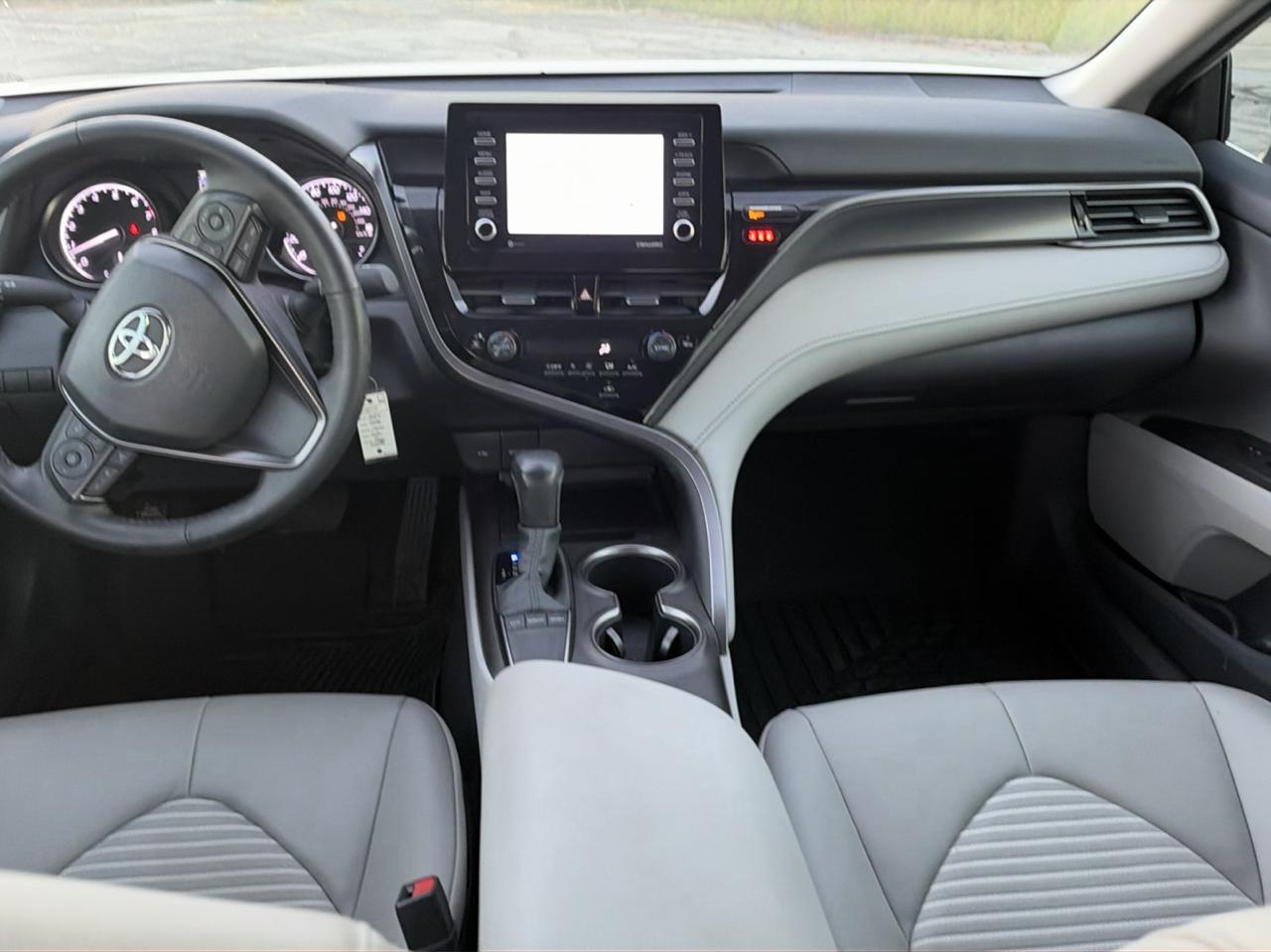 Toyota Camry SE 2024