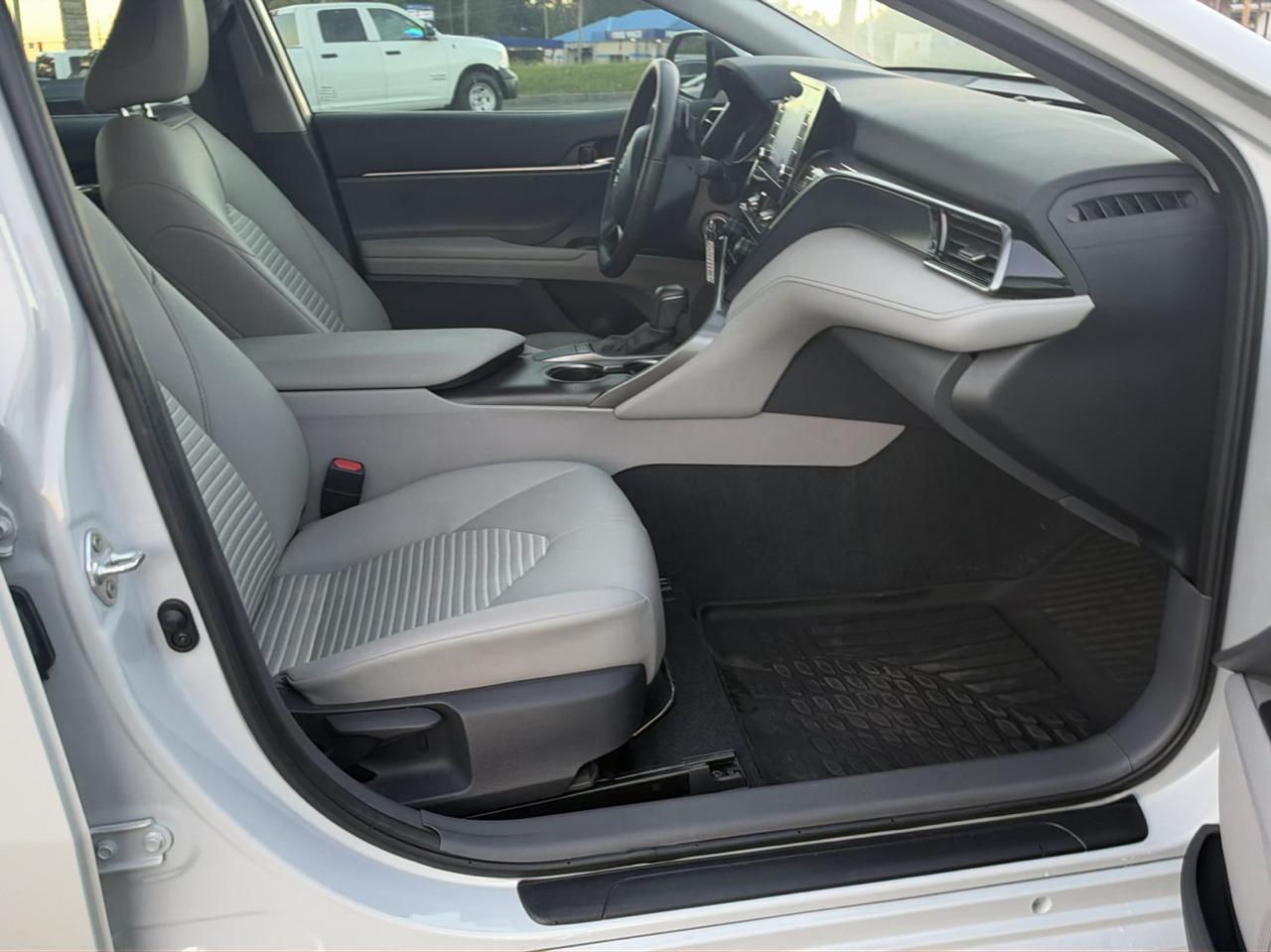 Toyota Camry SE 2024