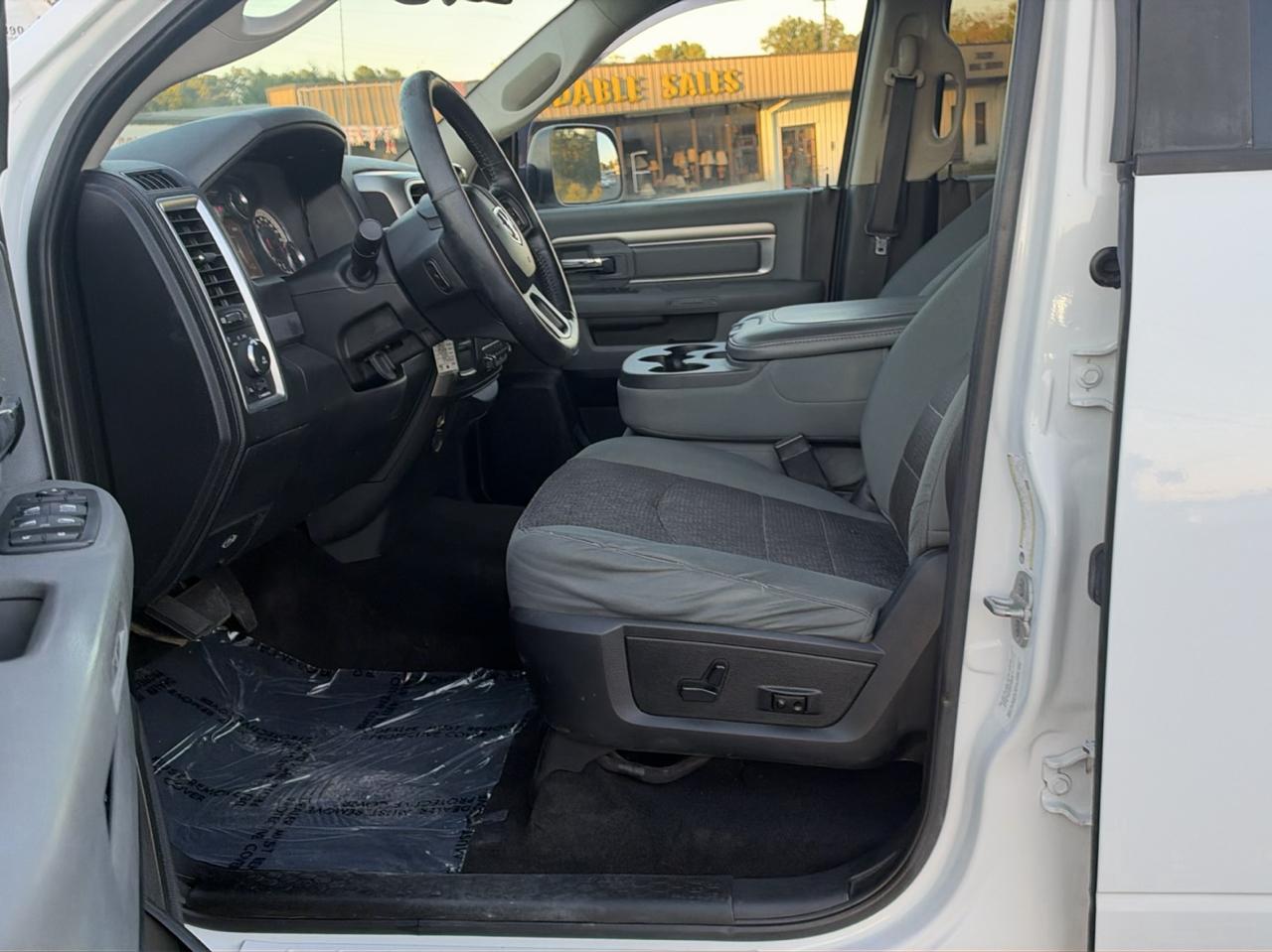 RAM 2500 SLT Crew Cab SWB 4WD 2014