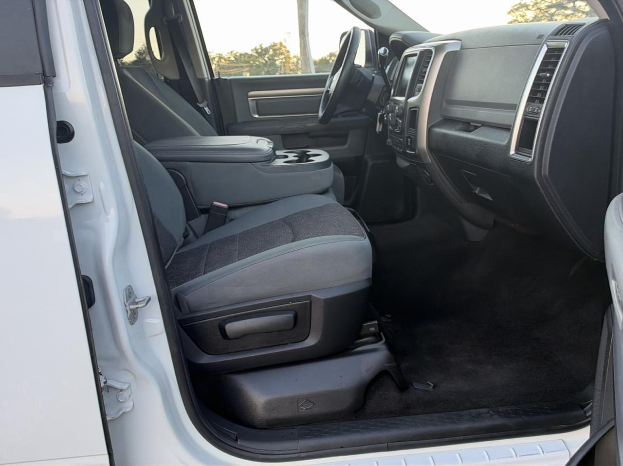 RAM 2500 SLT Crew Cab SWB 4WD 2014