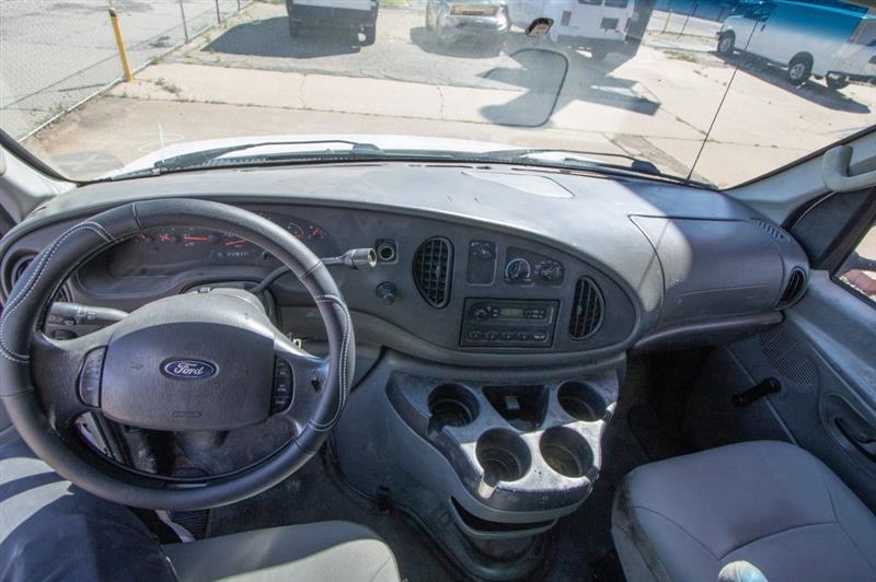 Ford Econoline E-350 Super Duty 2007