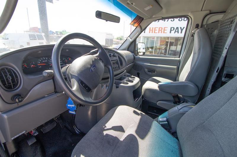 Ford Econoline E350 Super Duty Extended 2004