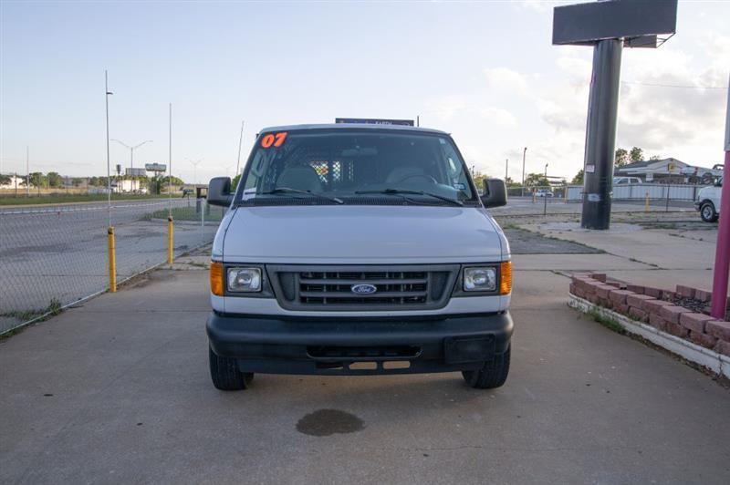 Ford Econoline E-150 2006